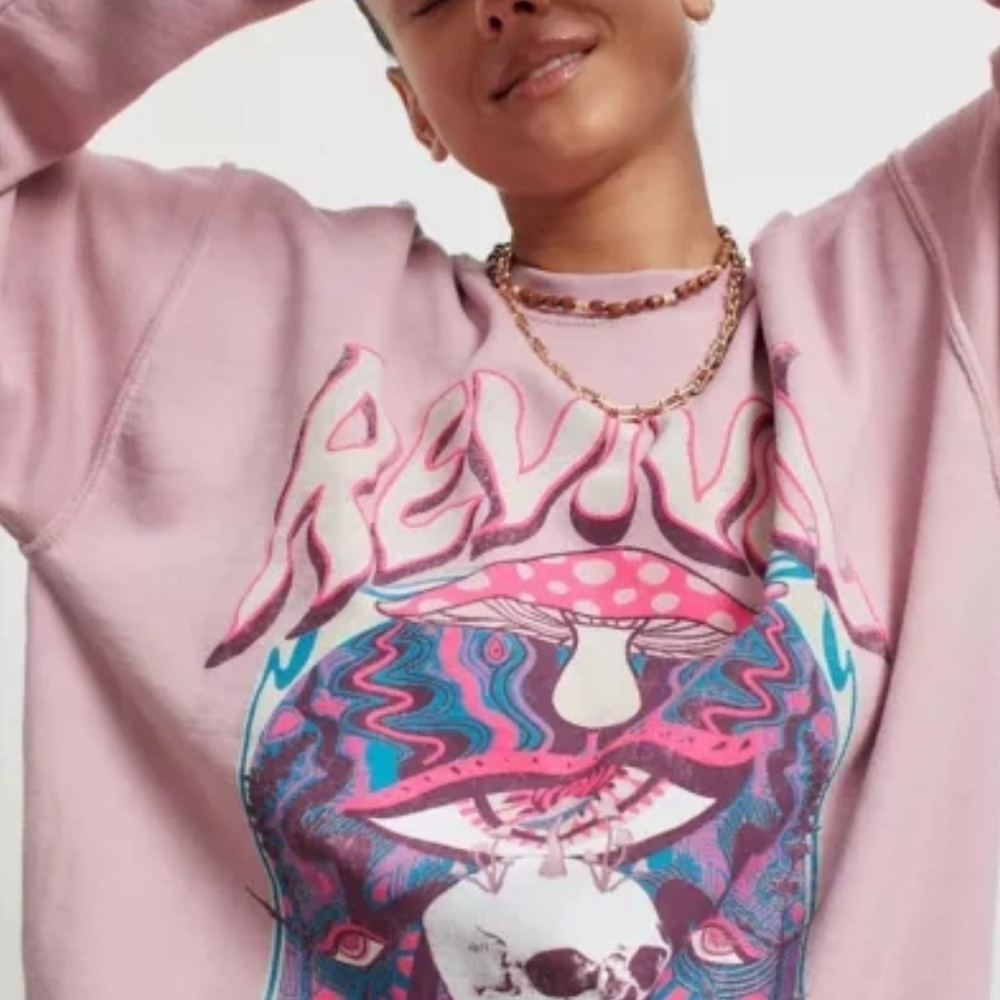 Project social t urban outfitters oversized pink Graphic SweatshirtL/xL